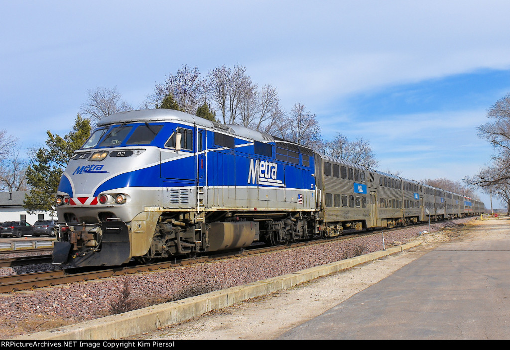 METX 82 Metra UP West Line